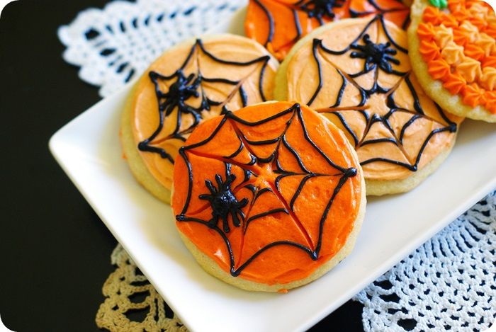 simple buttercream frosted halloween cookies