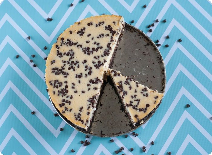 chocolate chip cheesecake with hot fudge sauce from @bakeat350