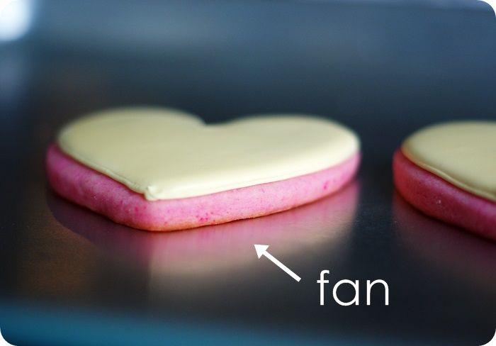 how to make royal icing on cookies SHINE...comparing 3 drying techniques :: bake at 350 blog 