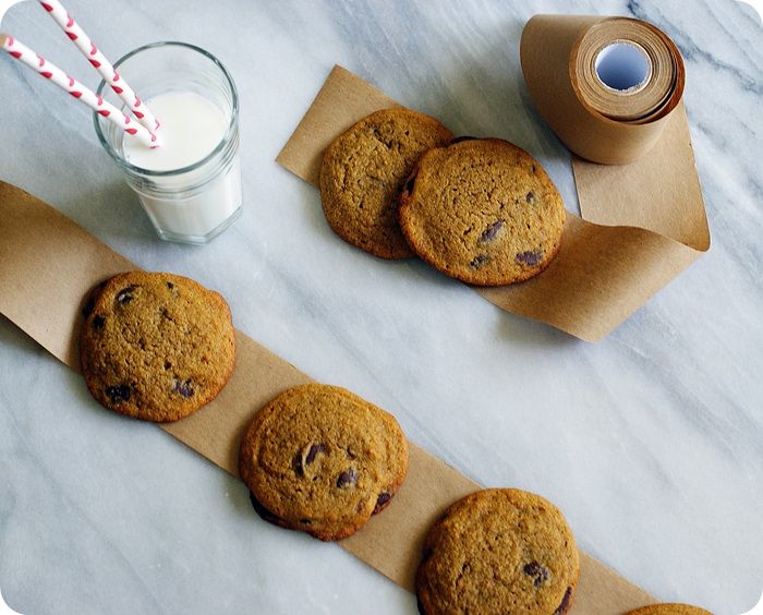 whole-grain pumpkin chocolate chip cookies ::: bake at 350 blog (easy recipe adaptation to #glutenfree)
