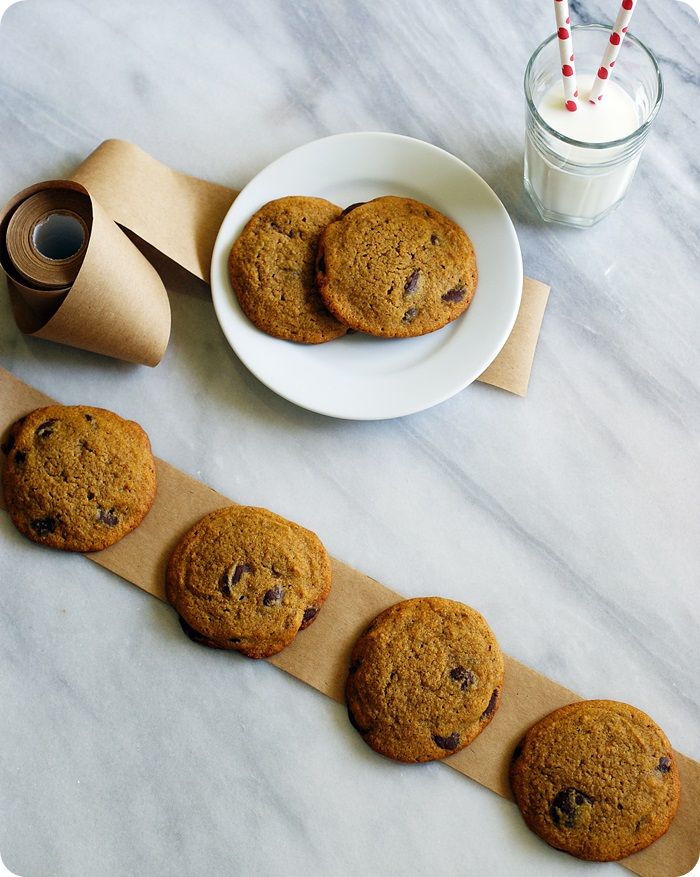 whole-grain pumpkin chocolate chip cookies ::: bake at 350 blog (easy recipe adaptation to #glutenfree)