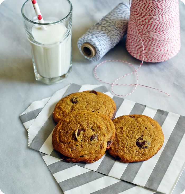 whole-grain pumpkin chocolate chip cookies ::: bake at 350 blog (easy recipe adaptation to #glutenfree)