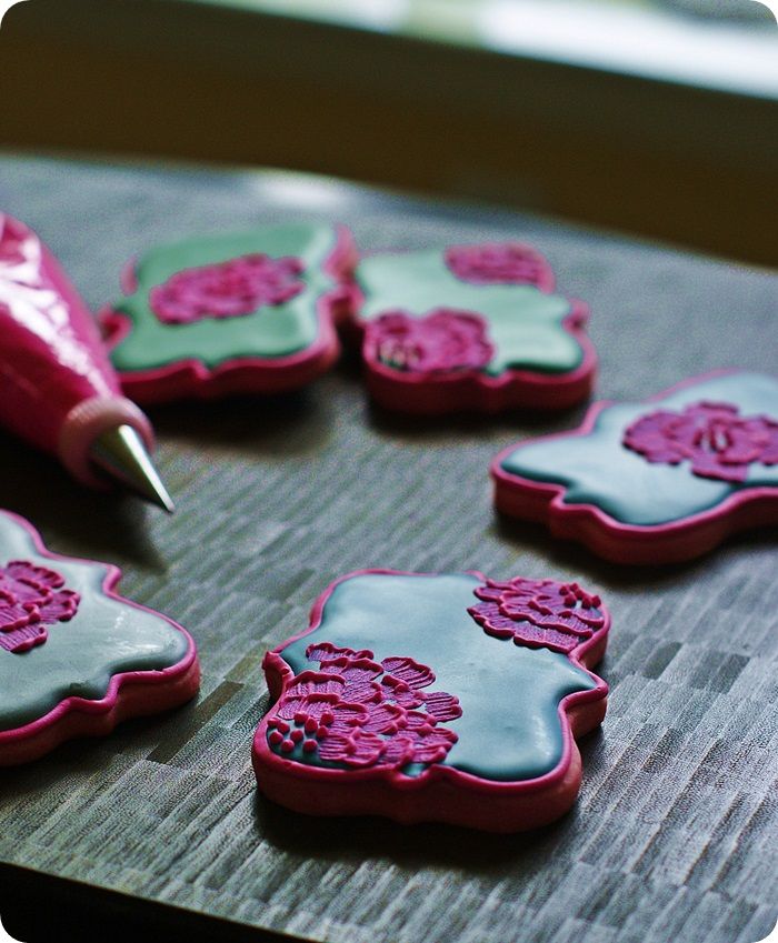 color challenge: bright pink cookies for fall :: bake at 350 blog