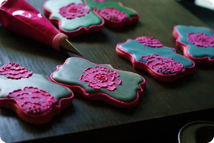 color challenge: bright pink cookies for fall :: bake at 350 blog