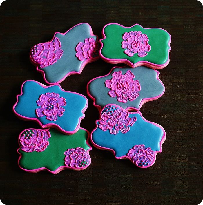 color challenge: bright pink cookies for fall :: bake at 350 blog