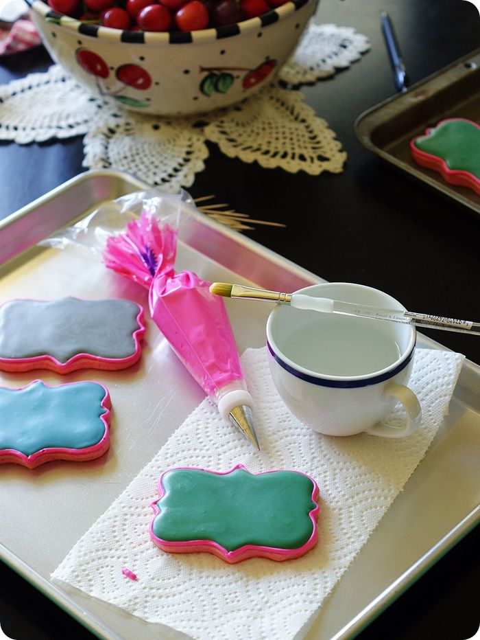 color challenge: bright pink cookies for fall :: bake at 350 blog