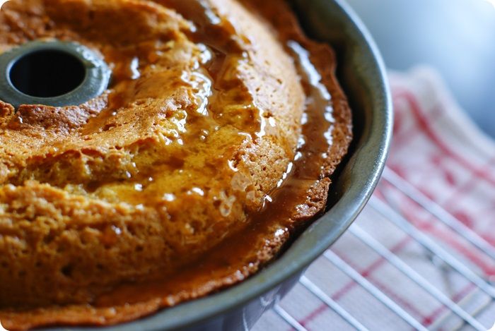 one of the BEST cakes I've ever eaten. ::: kahlua (or rum) pudding cake from The Pioneer Woman Cooks: A Year of Holidays