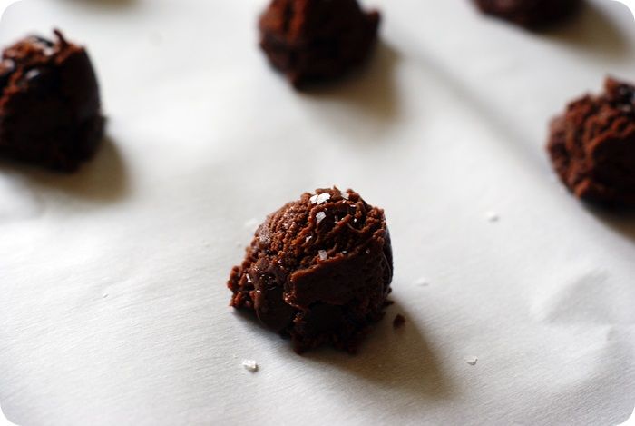 Nutella Chocolate Chip Sea Salt-Sprinkled Cookies ::: bake at 350 blog