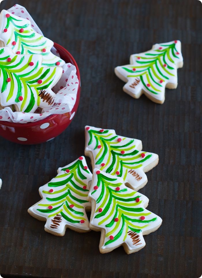 Painted Christmas Tree Cookies...inspired by Sur La Table dishes ...