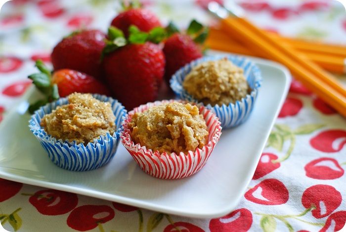 peanut butter oatmeal mini muffins ::: bake at 350 blog