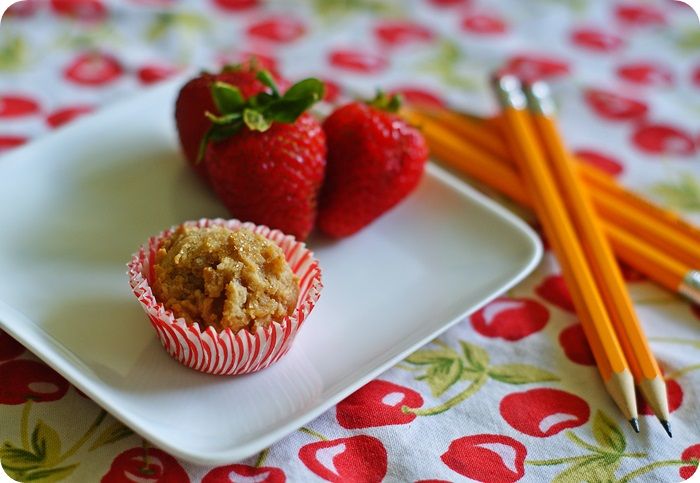peanut butter oatmeal mini muffins ::: bake at 350 blog