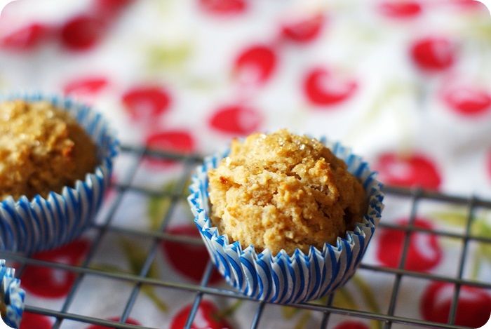 peanut butter oatmeal mini muffins ::: bake at 350 blog