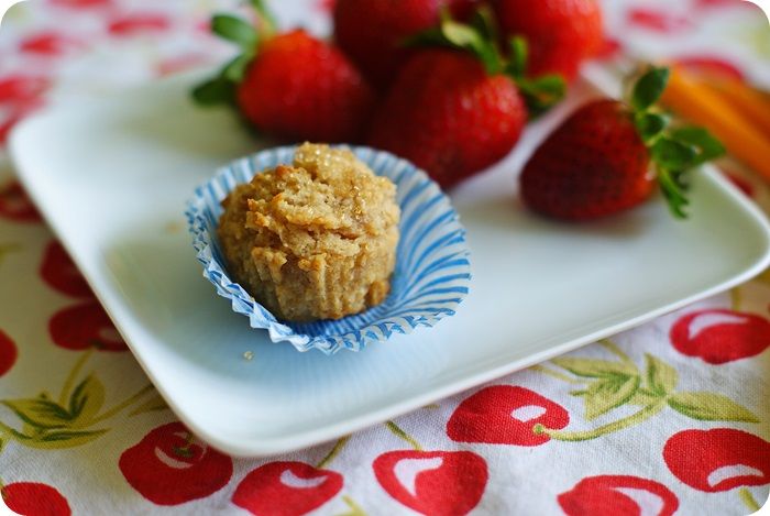 peanut butter oatmeal mini muffins ::: bake at 350 blog