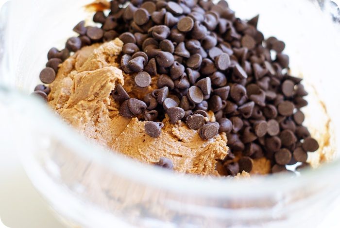 kahlua espresso chocolate chip cookies | bake at 350