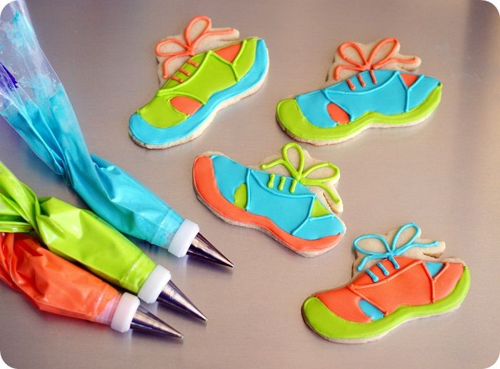 running shoe cookies tutorial ::: from bake at 350