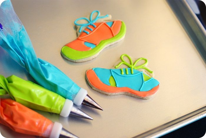 running shoe cookies tutorial ::: from bake at 350
