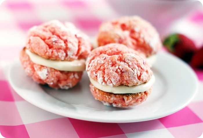 strawberry sandwich cookies ::: bake at 350 blog