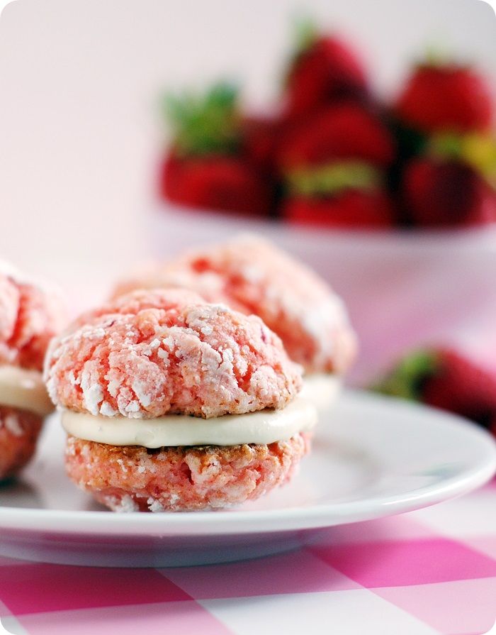 strawberry sandwich cookies ::: bake at 350 blog