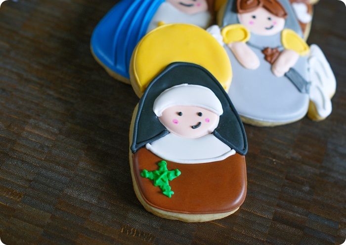 St. Brigid (or Bridget) of Ireland cookie decorating tutorial...perfect for feast days, all saints' day, or to celebrate your favorite saint.