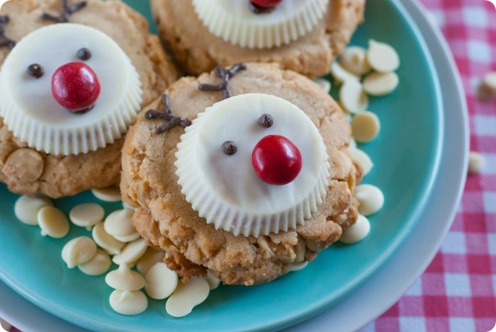 white chocolate peanut butter cup christmas cookies ::: white chocolate reese's peanut butter cups; they exist! 