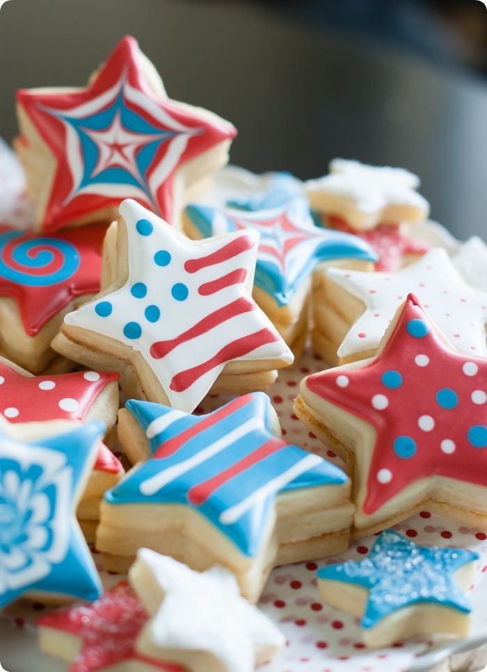 M&Ms Inside-Patriotic Star Cookies #4thofjuly #patriotic