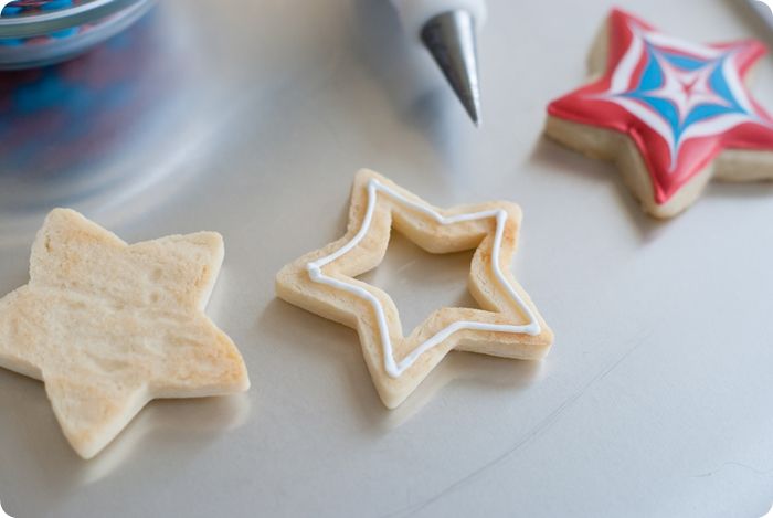 M&Ms Inside-Patriotic Star Cookies #4thofjuly #patriotic