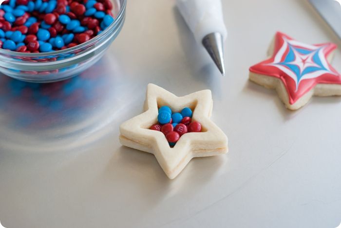 M&Ms Inside-Patriotic Star Cookies #4thofjuly #patriotic