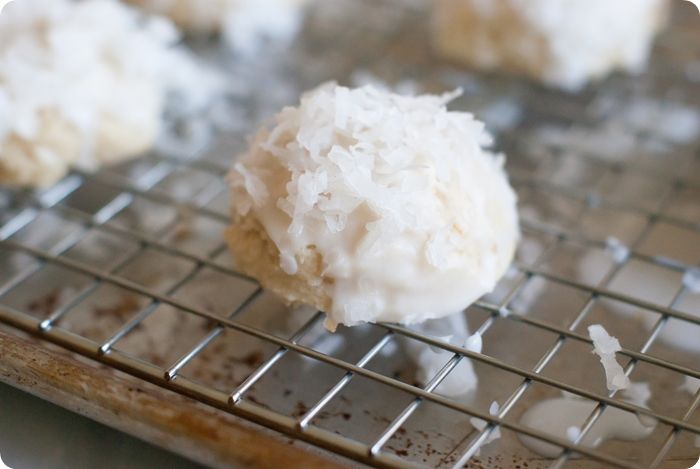 lemon coconut cottontail cookies 