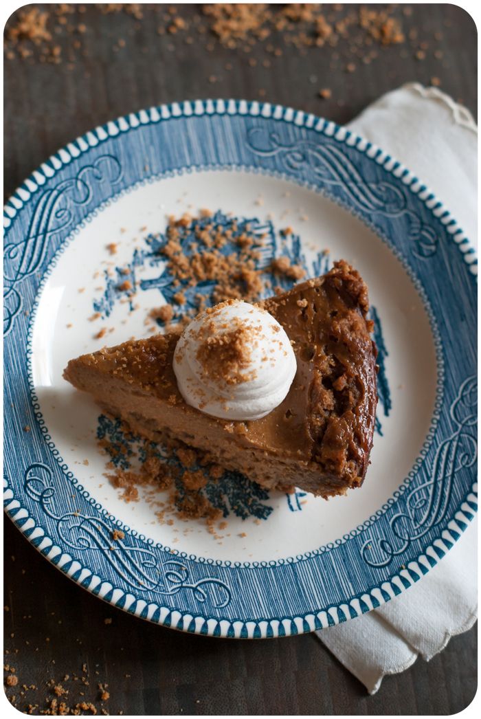 apple butter pie with cookie crust ... an easy pie recipe and a great alternative to pumkpin pie