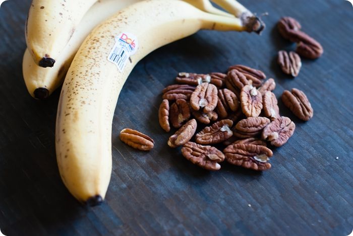 banana nut cookies ... perfect for dessert OR breakfast ... banana bread in cookie form!