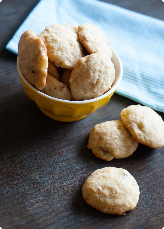 banana nut cookies ... perfect for dessert OR breakfast ... banana bread in cookie form!