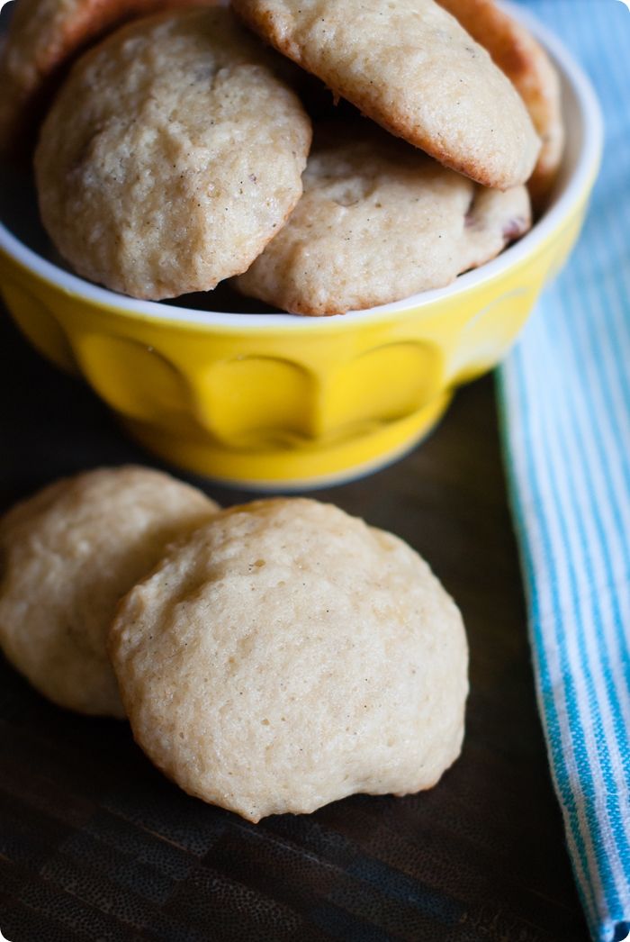banana nut cookies ... perfect for dessert OR breakfast ... banana bread in cookie form!