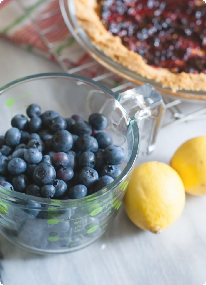 easy blueberry cream pie with a no-bake filling 