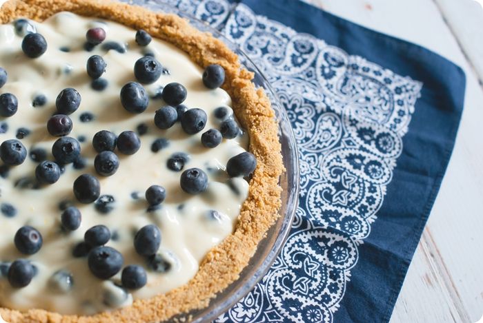 easy blueberry cream pie with a no-bake filling 