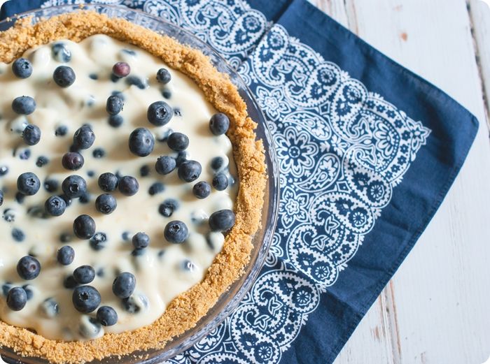 easy blueberry cream pie with a no-bake filling 