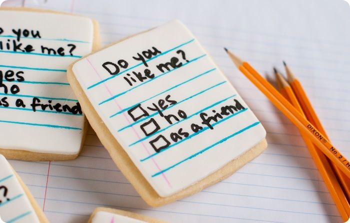 "do you like me" note cookies...simple and easy to make...perfect for valentine's day! 