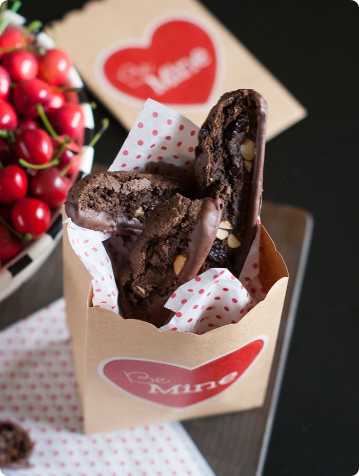 chocolate almond cherry biscotti recipe ♥