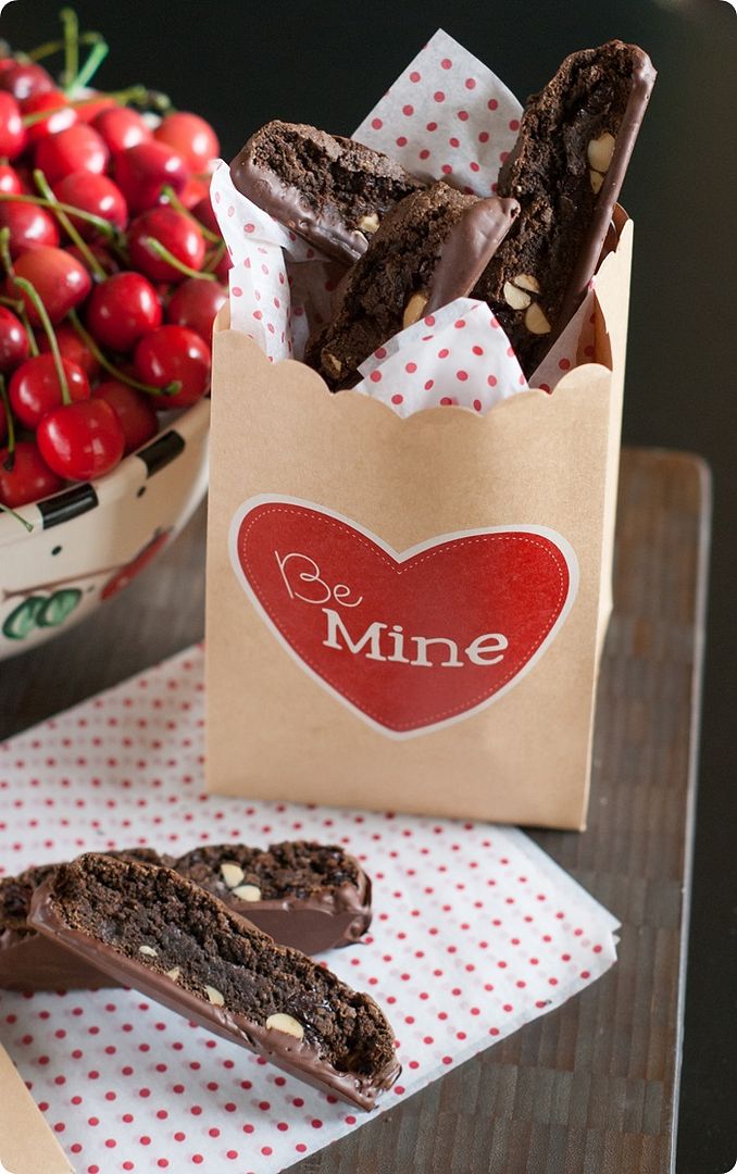 chocolate almond cherry biscotti recipe ♥