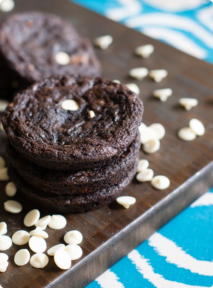 cookies and cream cookies ... made with Hershey's drops, white chocolate chips, and Oreos. from @bakeat350