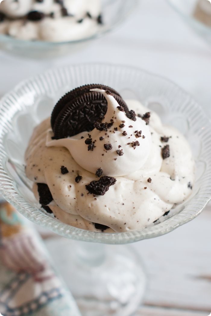 cookies and cream cheesecake layered dessert