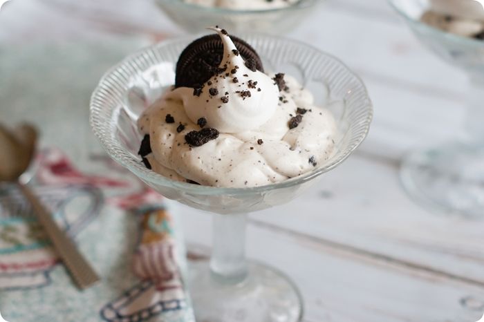 cookies and cream cheesecake layered dessert