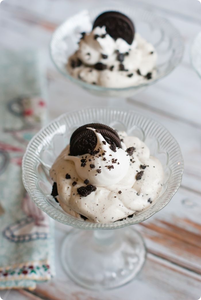 cookies and cream cheesecake layered dessert 