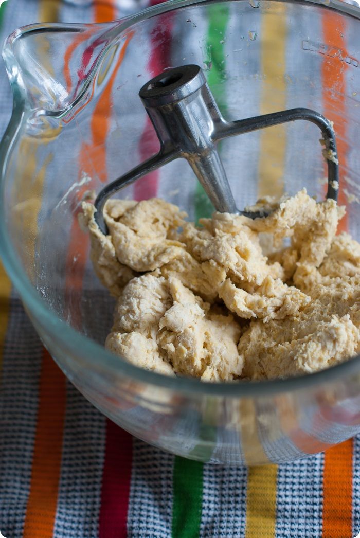 homemade cornmeal pizza crust 