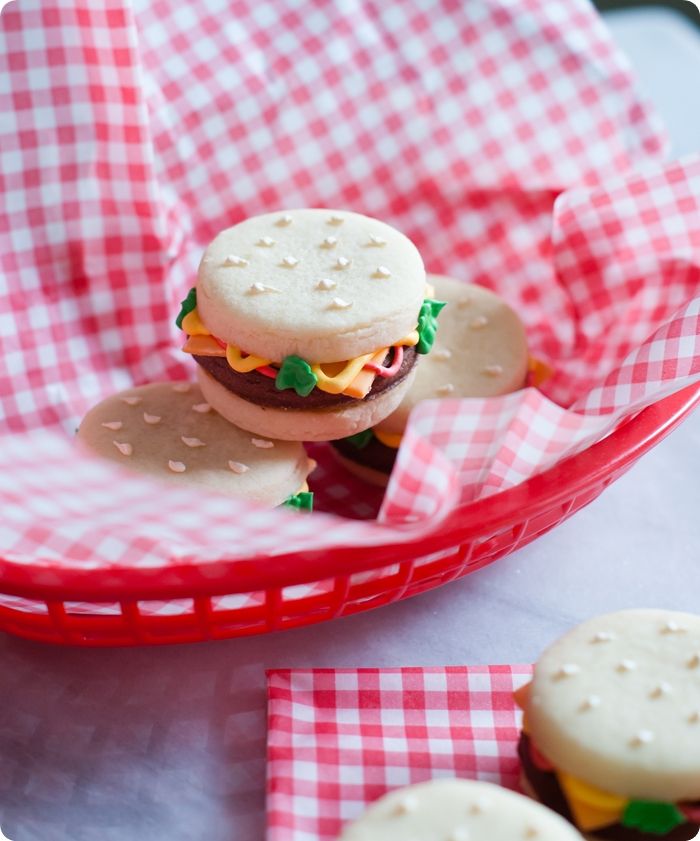 how to make stacked cheeseburger cookies ... so fun for a picnic or cookout dessert! 