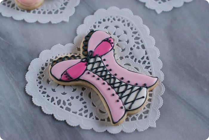 lingerie decorated cookies for a honeymoon or lingerie-themed bridal shower...or bachelorette party ♥