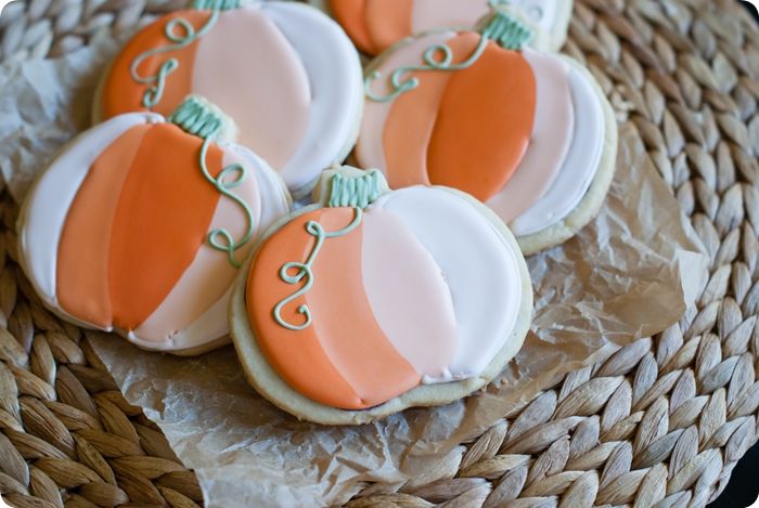 ombre pumpkin cookies from @bakeat350