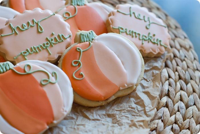 ombre pumpkin cookies from @bakeat350
