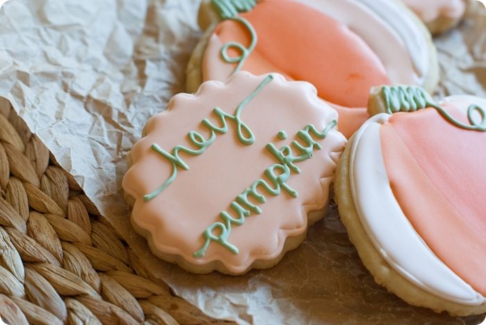 ombre pumpkin cookies from @bakeat350