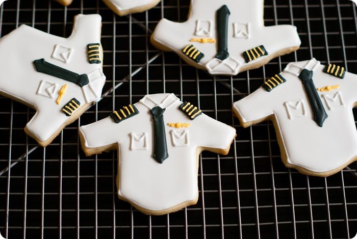 pilot shirt cookies