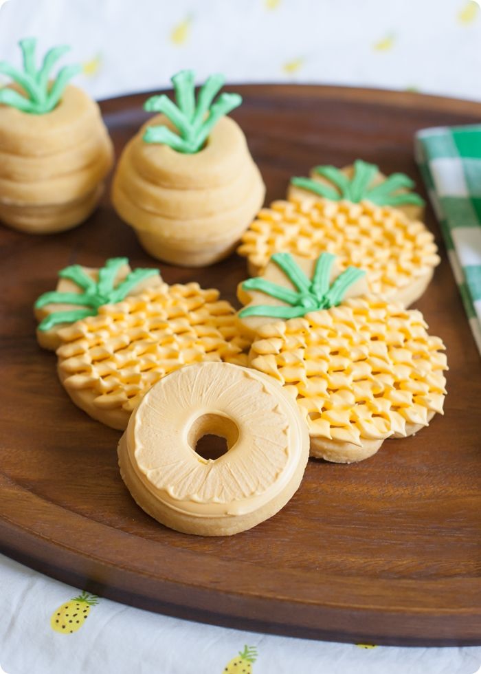 pineapple cookies, 3 ways ::: tutorial for making each from @bakeat350